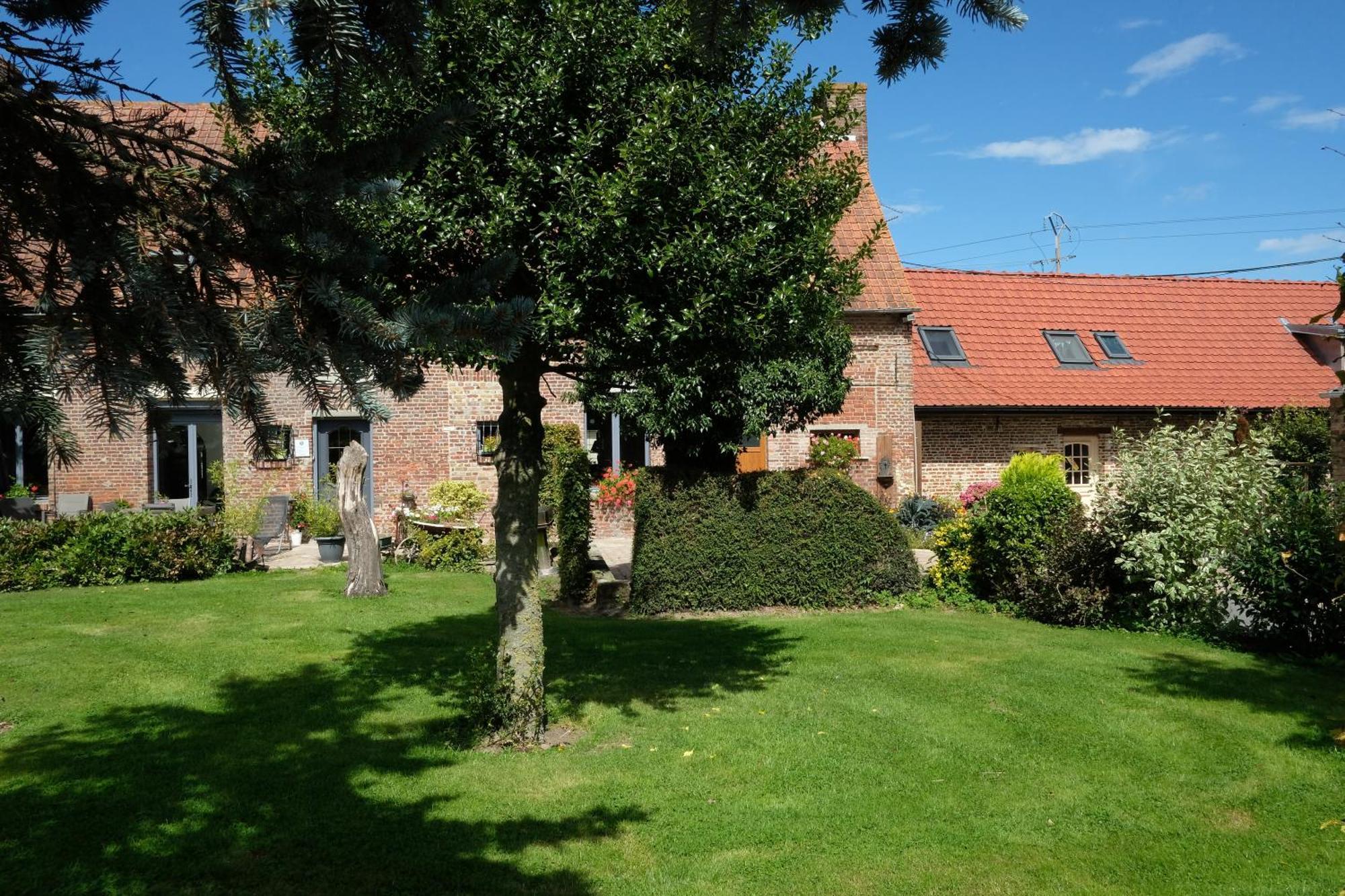 Bed and Breakfast Les Charmilles Hazebrouck Esterno foto