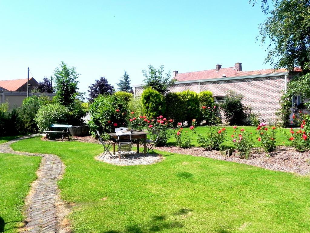 Bed and Breakfast Les Charmilles Hazebrouck Esterno foto